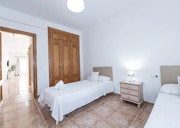 Torrecilla Urban - Modern With Rooftop Pool